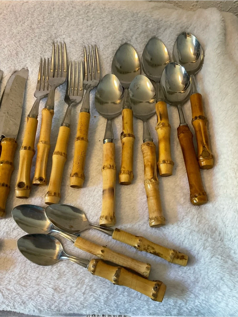 VINTAGE MCM AUTHENTIC BAMBOO HANDLE TIKI FLATWARE STAINLESS STEEL JAPAN 24 pcs - Picture 2 of 13